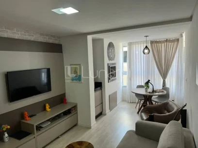 Foto Apartamento com 2 Dormitórios
