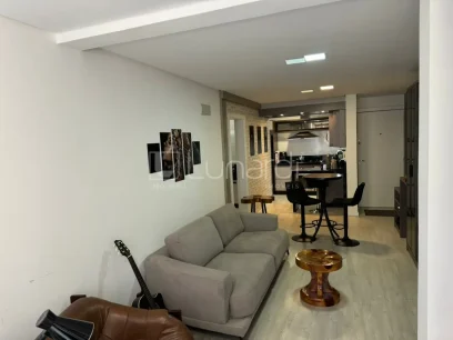 Foto Apartamento com 2 Dormitórios