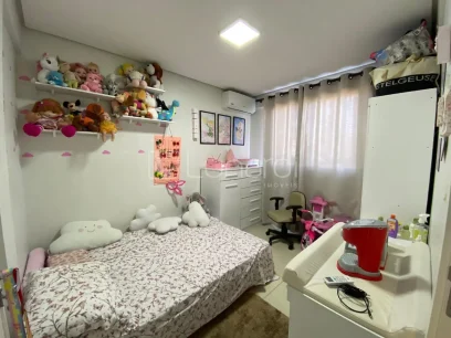 Foto Apartamento com 2 Dormitórios