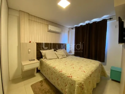 Foto Apartamento com 2 Dormitórios