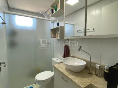 Foto Apartamento com 2 Dormitórios