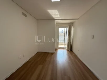 Foto Sobrado com 3 Dormitórios