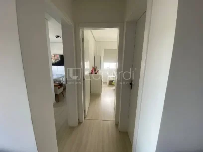 Foto Apartamento com 2 Dormitórios