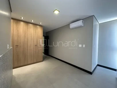 Foto Apartamento Duplex com 3 Suítes