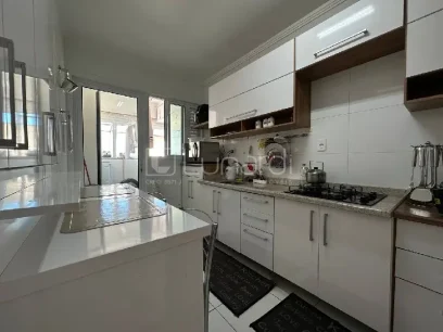 Foto Apartamento com 2 Dormitórios