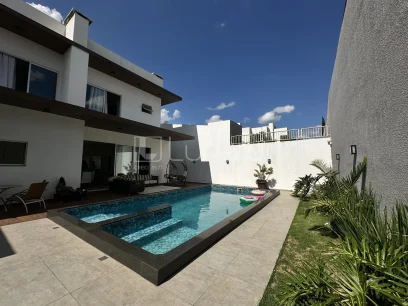 Foto Casa com 4 Suítes