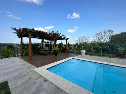 Foto Casa com 4 Dormitórios