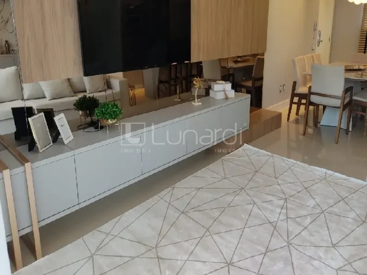 Apartamento com 4 Suítes
