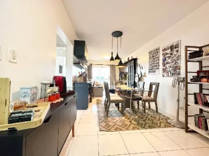 Foto Apartamento com 2 Dormitórios