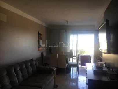 Foto Apartamento com 2 Dormitórios