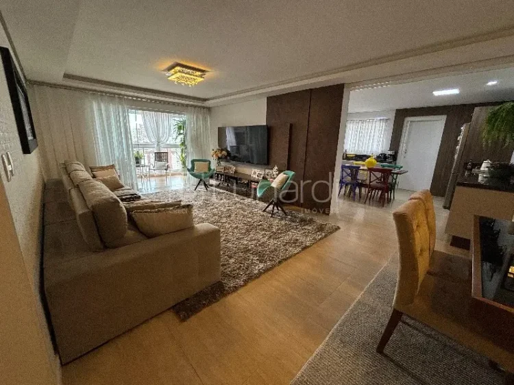 Apartamento com 3 Dormitórios