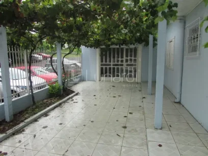 Foto Casa com 3 Dormitórios