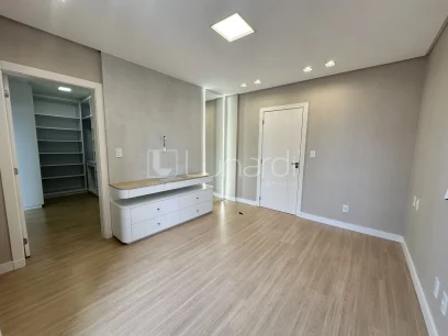 Foto Apartamento com 3 Suítes