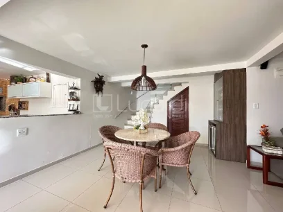 Foto Casa com 3 Dormitórios