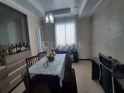Foto Casa com 2 Dormitórios