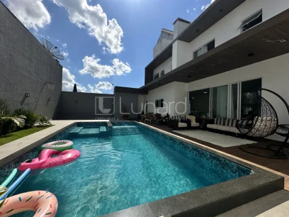 Foto Casa com 4 Suítes