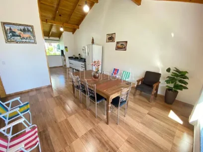 Foto Casa com 3 Dormitórios