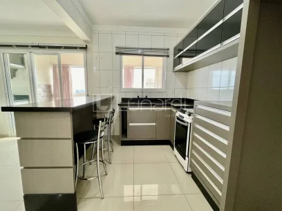 Foto Apartamento com 2 Dormitórios