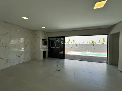 Foto Casa com 3 Dormitórios