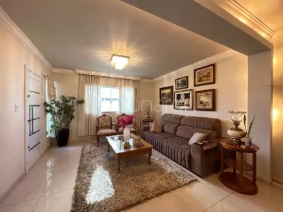 Foto Casa com 3 Dormitórios