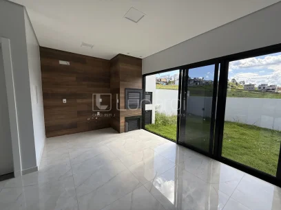 Foto Sobrado com 3 Dormitórios