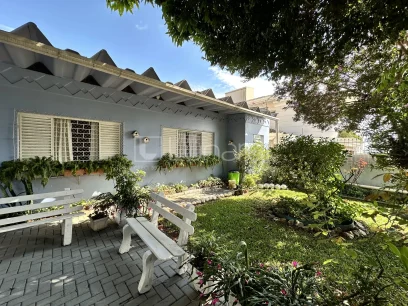 Foto Casa com 3 Dormitórios