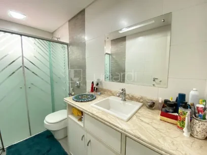 Foto Apartamento com 3 Dormitórios