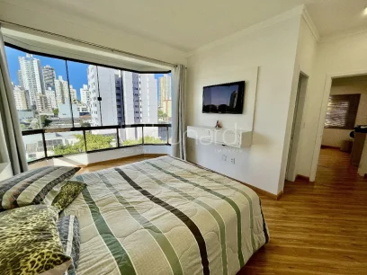 Foto Apartamento com 3 Dormitórios