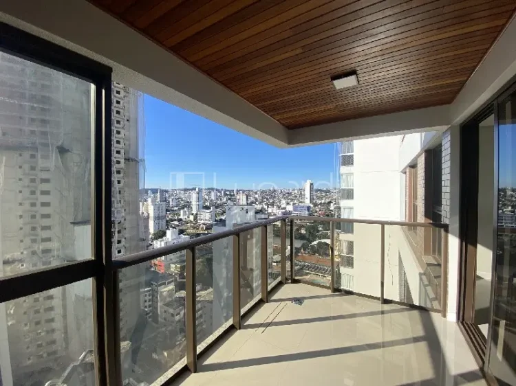 Apartamento com 3 Suítes