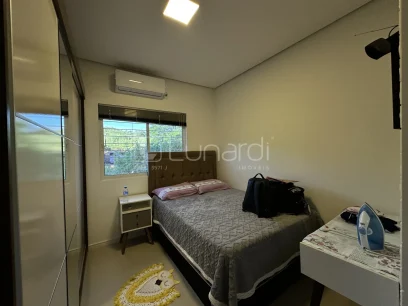 Foto Apartamento com 2 Dormitórios