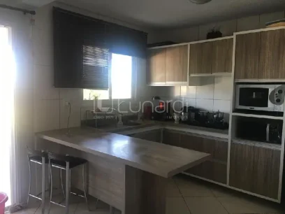 Foto Apartamento com 2 Dormitórios