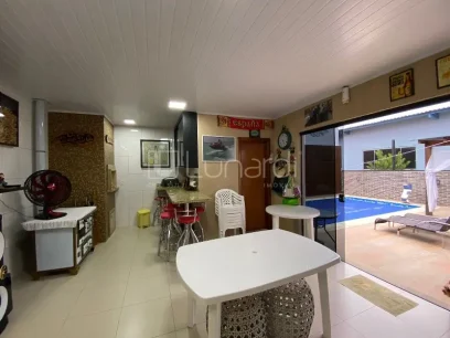 Foto Casa com 3 Suítes