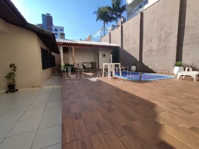 Foto Casa com 3 Dormitórios