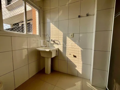 Foto Apartamento com 2 Dormitórios