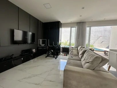 Foto Casa com 4 Suítes