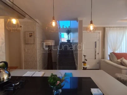 Foto Casa com 3 Dormitórios