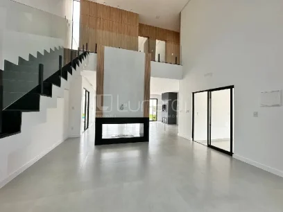 Foto Casa com 3 Suítes