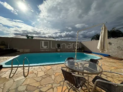 Foto Casa com 3 Dormitórios