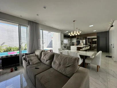 Foto Casa com 4 Suítes