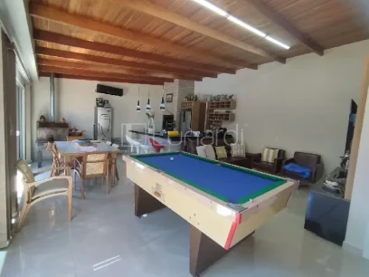 Foto Casa com 3 Dormitórios