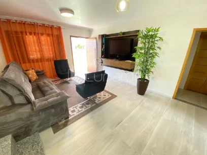 Foto Casa com 3 Dormitórios