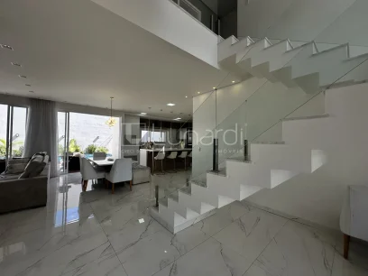 Foto Casa com 4 Suítes