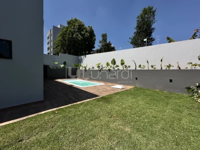 Foto Casa com 3 Dormitórios
