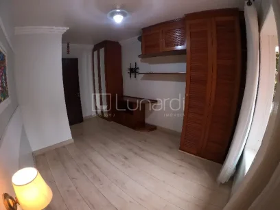 Foto Casa com 3 Dormitórios