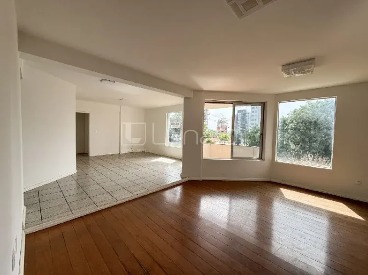 Apartamento com 4 Dormitórios