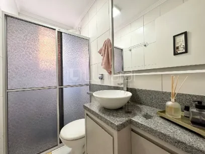 Foto Apartamento com 2 Dormitórios