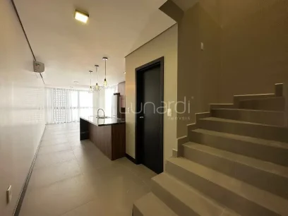 Foto Apartamento Duplex com 3 Suítes
