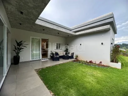 Foto Casa com 3 Suítes
