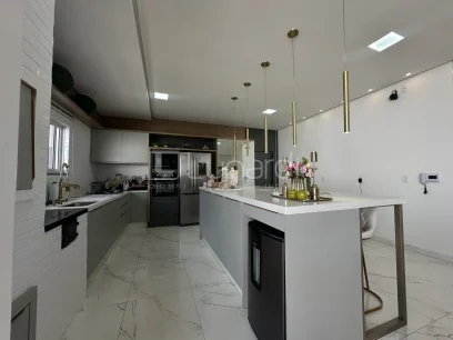 Foto Casa com 4 Suítes