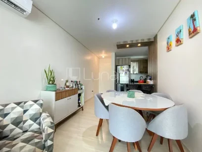 Foto Apartamento com 2 Dormitórios
